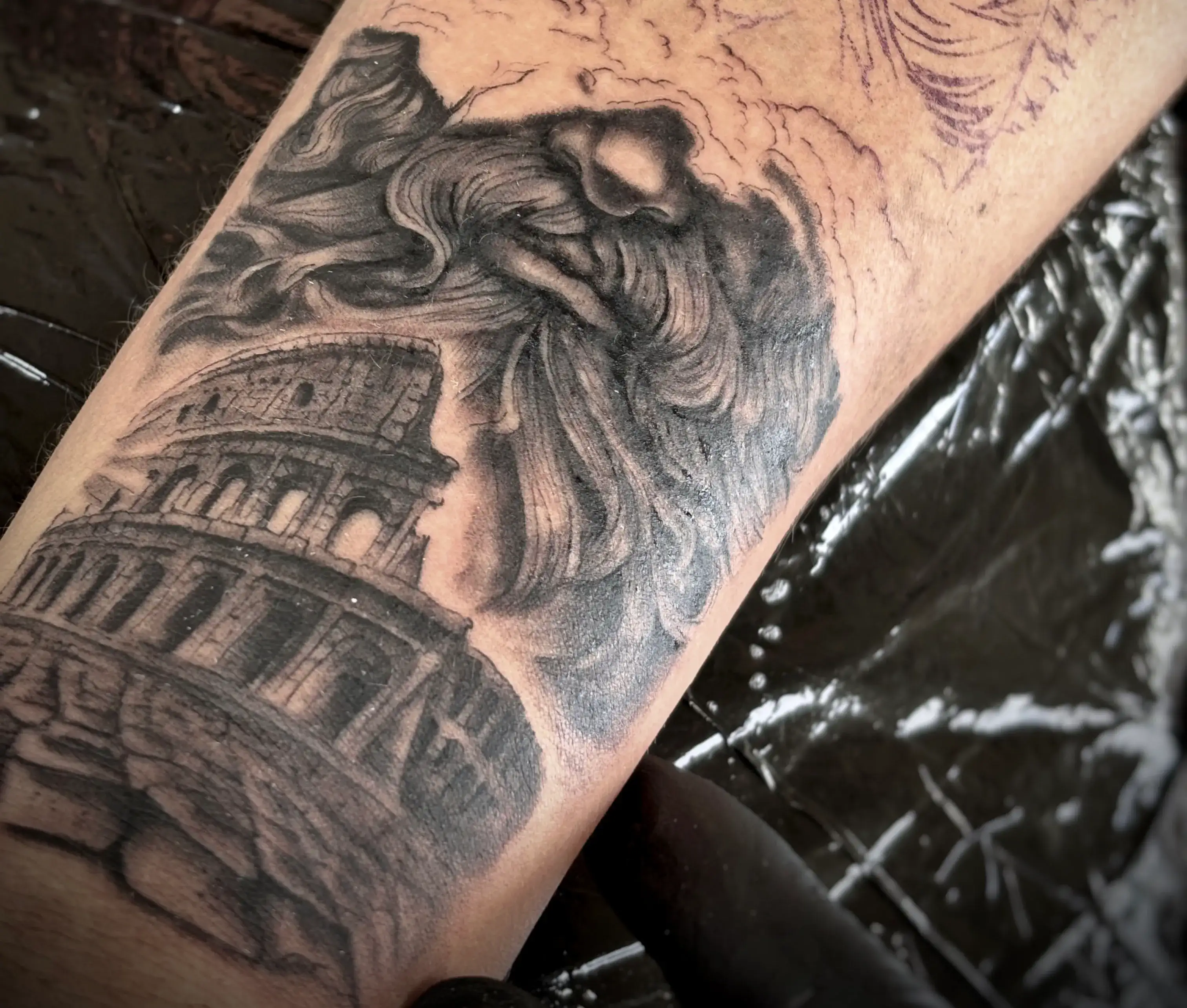 Antebrazo black and gray realismo